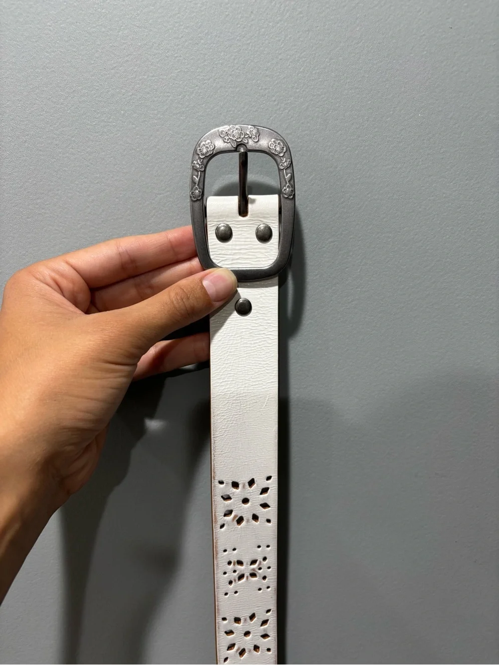 OLD TREND Blooming crocus Leather Belt in white NWOT